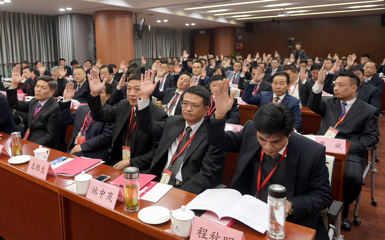 集团董事长陈力才传达贯彻全省安全生产谈心对话座谈会议精神--强调安全生产任何时候都不能松懈