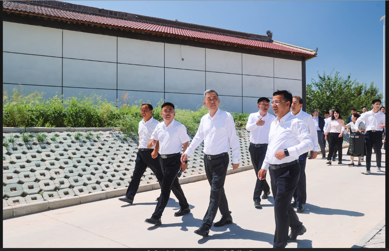 新盛娱乐公司董事长、新盛娱乐公司总经理一行赴宁夏海原县调研