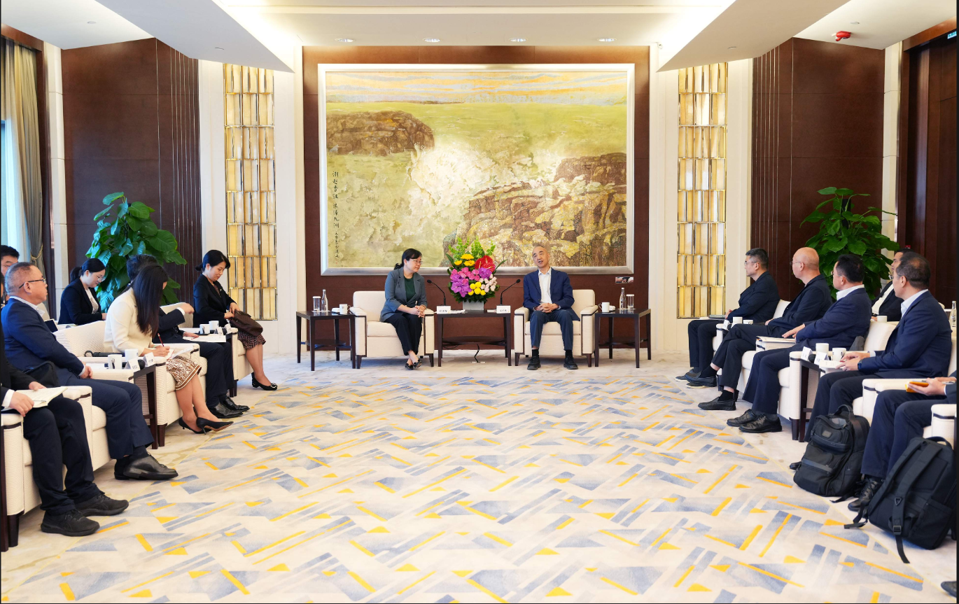 重庆市副市长张国智到访新盛娱乐公司集团