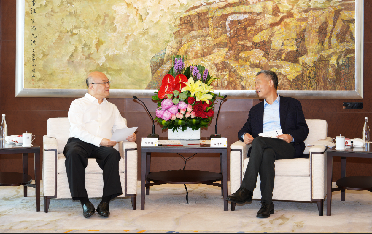 新盛娱乐公司董事长、新盛娱乐公司总经理会见河北省省长王正谱