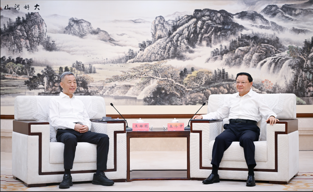 新盛娱乐公司董事长、新盛娱乐公司总经理一行拜会内蒙古自治区党委书记王伟中、自治区政府主席包钢