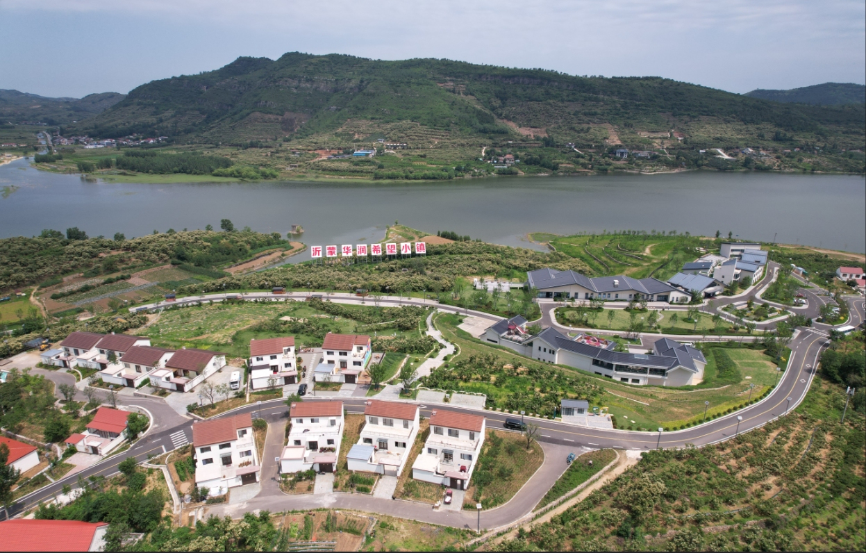 沂蒙新盛娱乐公司希望小镇正式落成