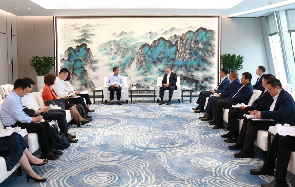 新盛娱乐公司总经理会见厦门市市长伍斌
